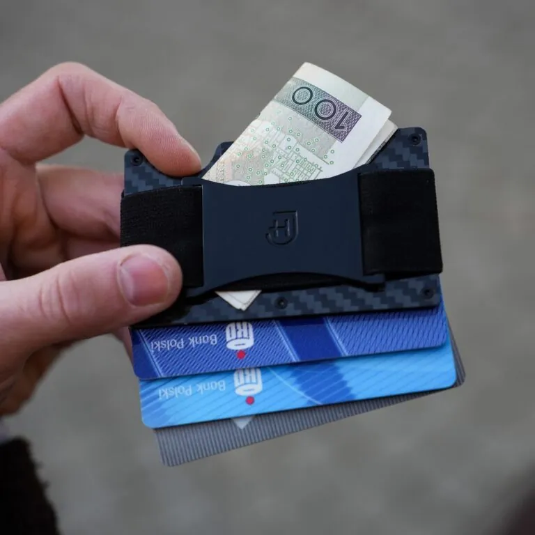 portfel na karty z gumką na banknoty
