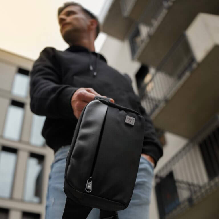 nerka hip bag