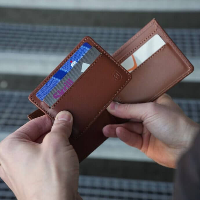 Magnetic Wallet camel