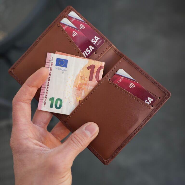 card wallet w kolorze jasnobrązowym