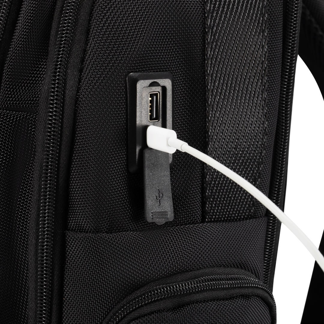 Zamykany port USB i USB-C do ładowania elektroniki