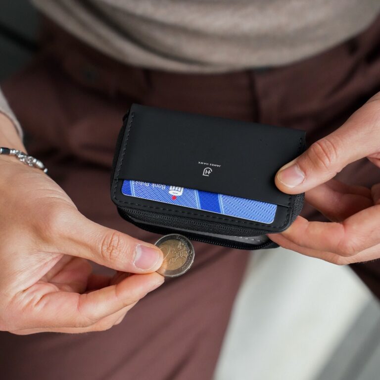 mono wallet czarny